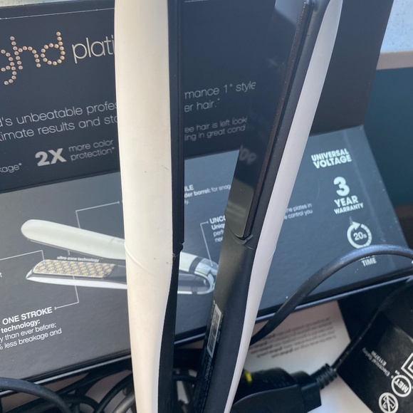 ghd Platinum+ Professional Performance 1" Styler White - Picture 4 of 5